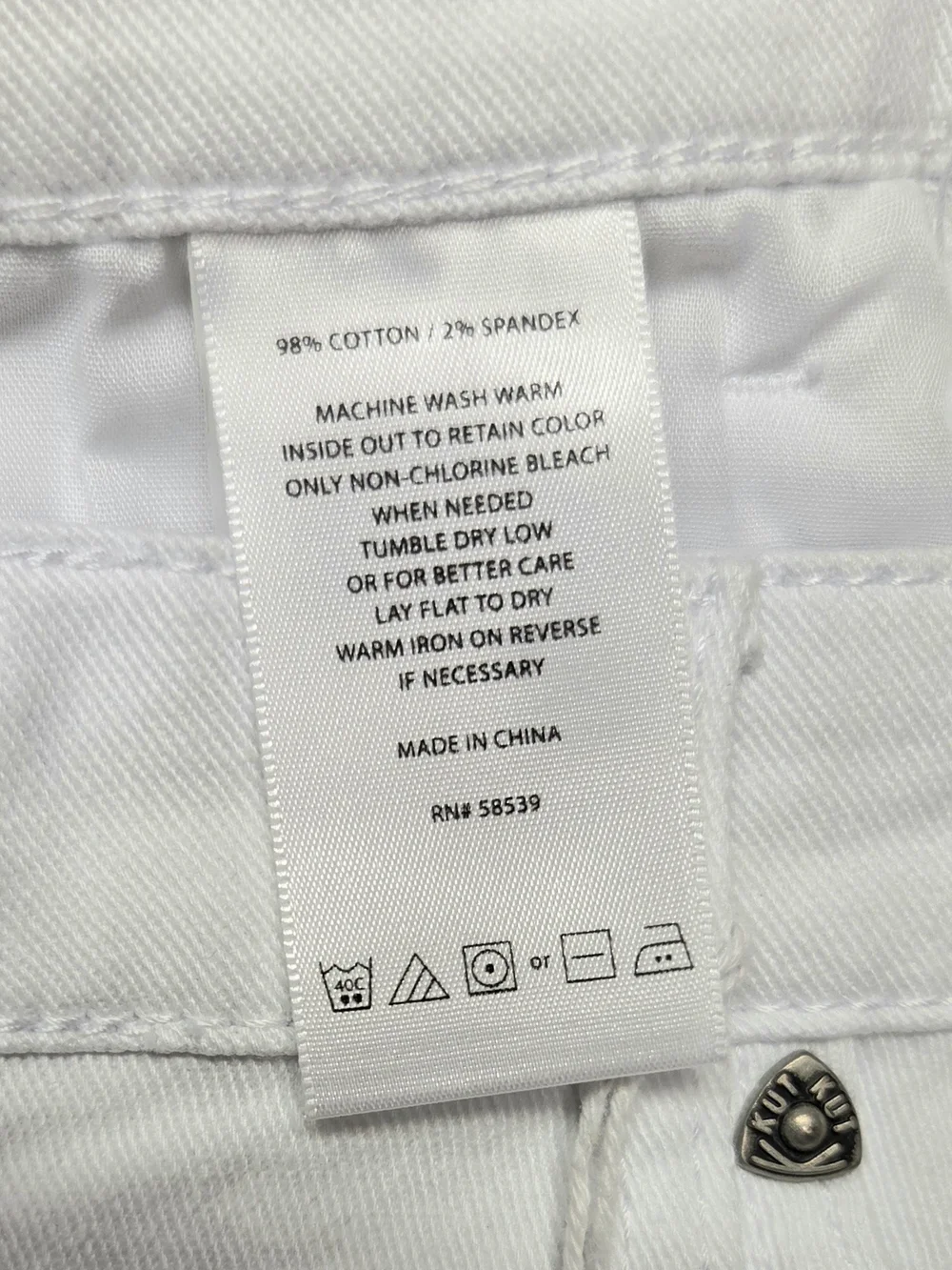 NWT KUT from the Kloth Katy White Denim Boyfriend Shorts Size 12